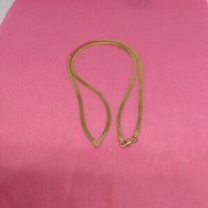 Beautiful solid 14kt gold, Chevron herringbone necklace.